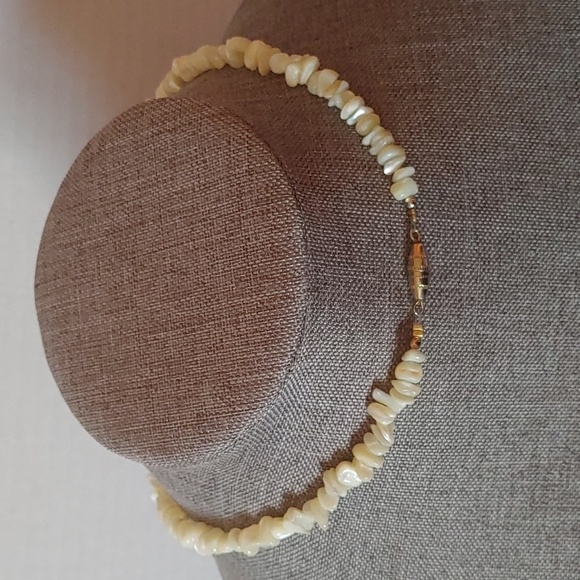 💚MOTHER OF PEARL CHOKER NECKLACE - Picture 3 of 5